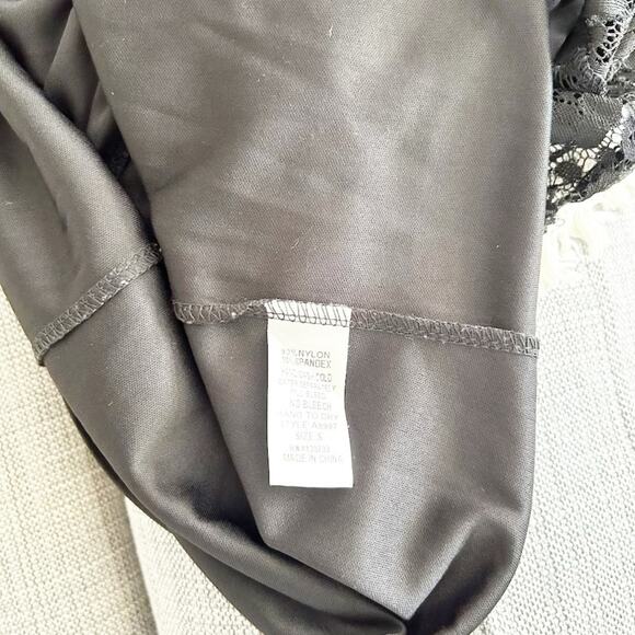 Altar'd State Black 3/4 Bell Sleeve Scoop Neck Lace Overlay Mini Dress Size S - Picture 5 of 6